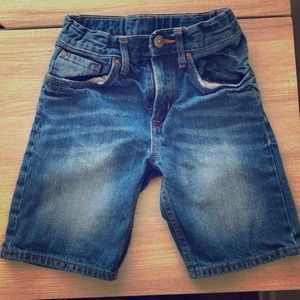 H&M dark washed adjustable waist denim shorts 5/6